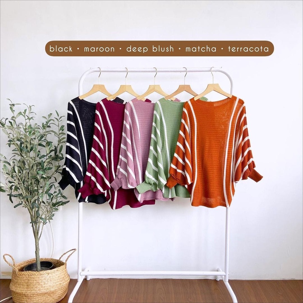 Atasan Kaos Rajut Batwing Rajut Strip Rajut Jumbo