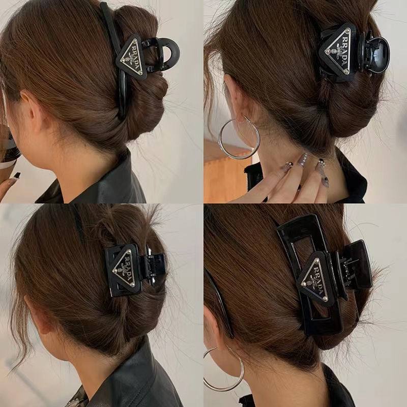 Huruf Segitiga Ambil Centang Hiu Klip