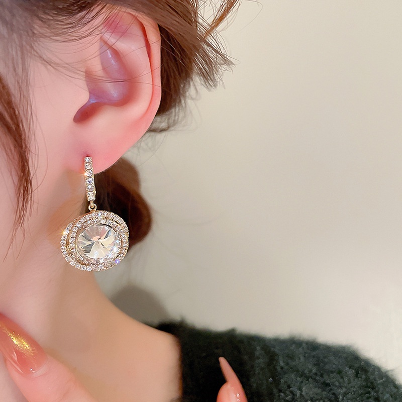 Anting Berlian Penuh Korea Fashion Berlian Dibungkus Anting Bulat Memakai Aksesoris Untuk Wanita