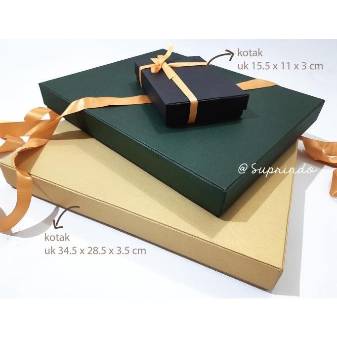 

⭐BISA COD⭐ Kotak Kado Baju ukuran 28.5 x 34.5 x 3.5 cm (MIX) READY STOCK - Putih