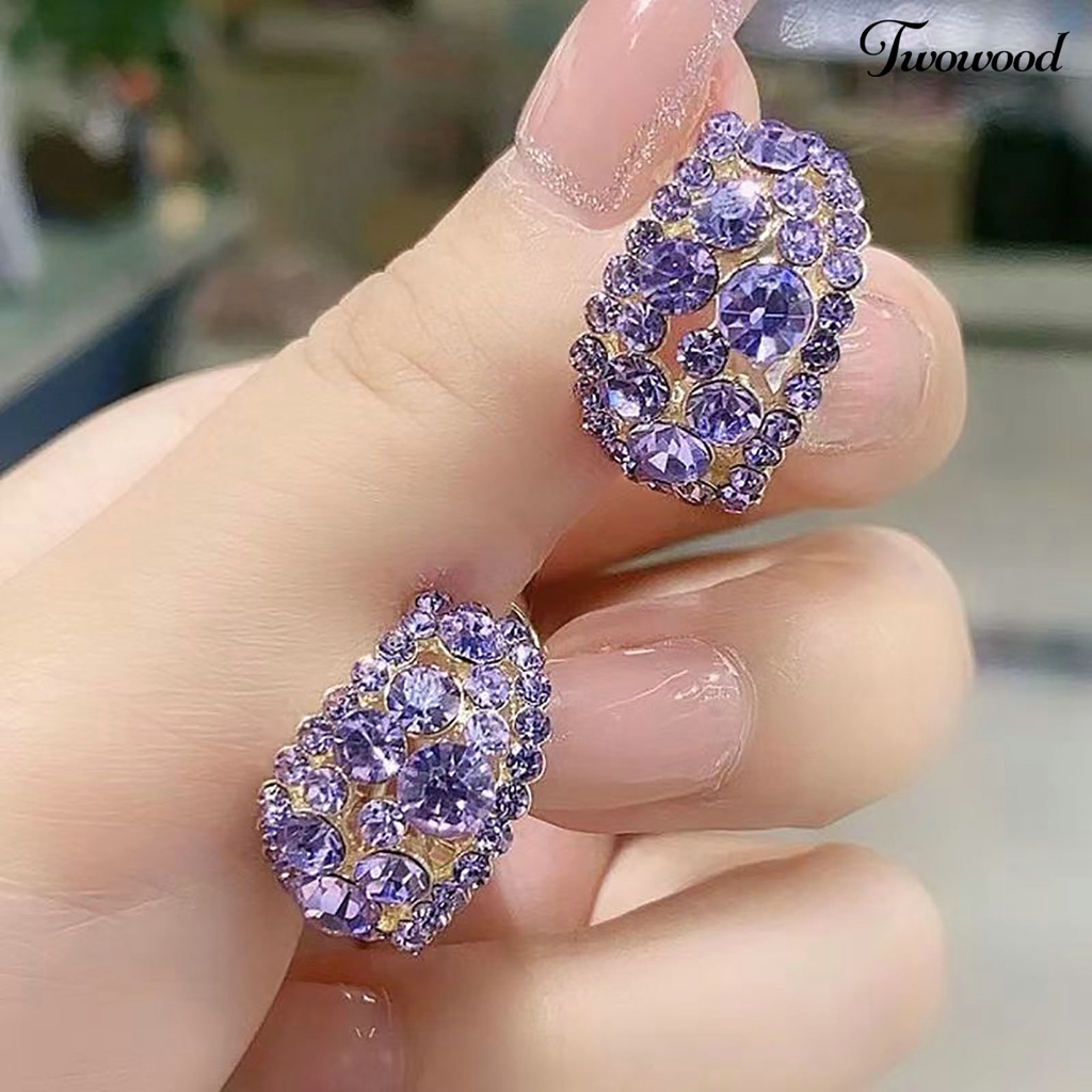 Twowood 1pasang Anting Pejantan Temperamen Mengkilap Elegan Geometris Berkilau Berdan Hadiah Valentine Wanita Kristal Imitasi Menjuntai Anting Perhiasan Pernikahan Aksesori Fashion