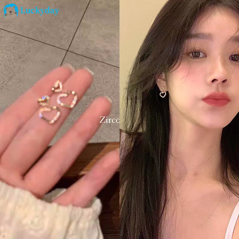 YEEZII Anting Tusuk Emas Untuk Wanita Elegan Hati Zirkon Earing Aksesoris Fashion Perhiasan