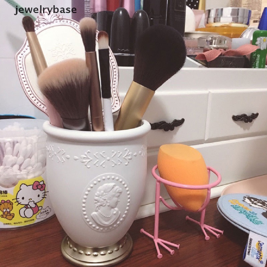 [jewelrybase] Retro Makeup Brush Holder Timbul Potret Alat Kosmetik Sisir Pena Penyimpanan Butik