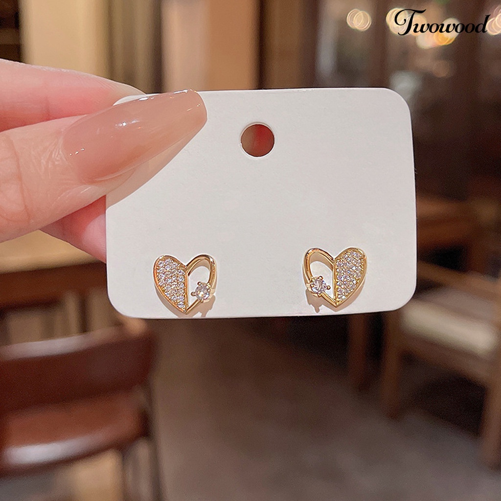 Twowood 1pasang Wanita Anting Perak Jarum Cahaya Bersinar Mewah Berongga Keluar Electroplating Dekorasi Emas Lucu Hati Cubic Zirconia Stud Earrings Aksesoris Pakaian