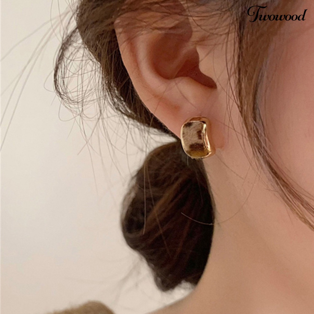 Twowood 1pasang Anting Stud Gaya Retro Mini Halus Semua Pertandingan Ultralight Hias Tidak Luntur Perhiasan Mini Stud Earrings Ear Decoration Untuk Lady