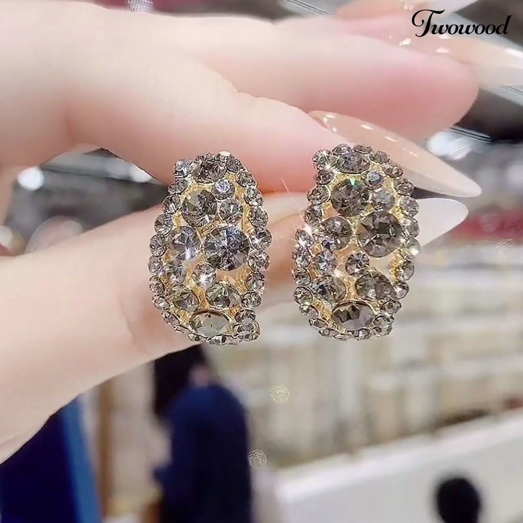 Twowood 1pasang Anting Pejantan Temperamen Mengkilap Elegan Geometris Berkilau Berdan Hadiah Valentine Wanita Kristal Imitasi Menjuntai Anting Perhiasan Pernikahan Aksesori Fashion