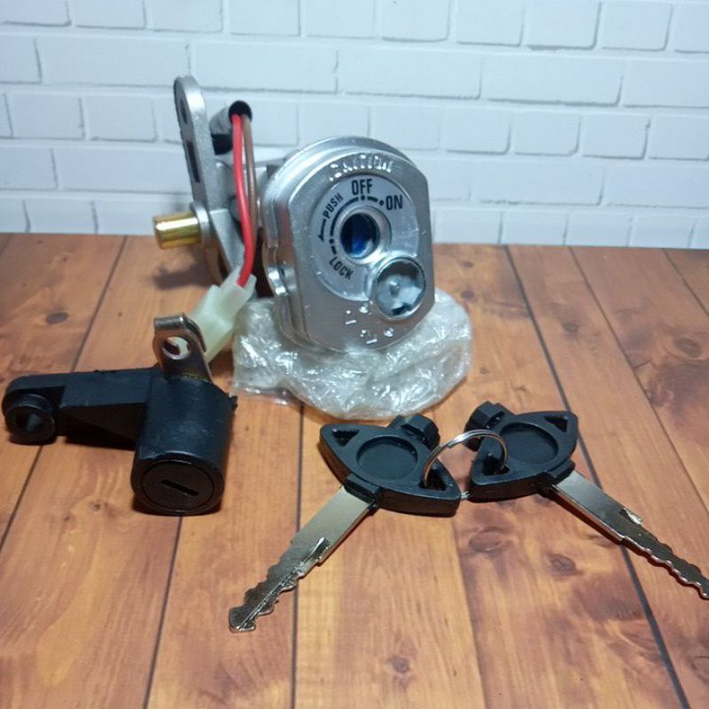 kunci kontak satu set motor yamaha mio soul karbu / Lama