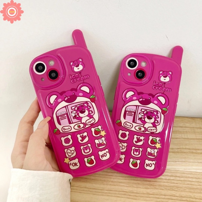 IPHONE Kartun Strawberry Bear Manyo Case Kompatibel Untuk Iphone11 13 14 12 Pro MAX 7Plus 8Plus 78 Plus XR X XS MAX SE 2020 Kepribadian Retro Bentuk Ponsel Seluler Lembut Glossy Phone Cover