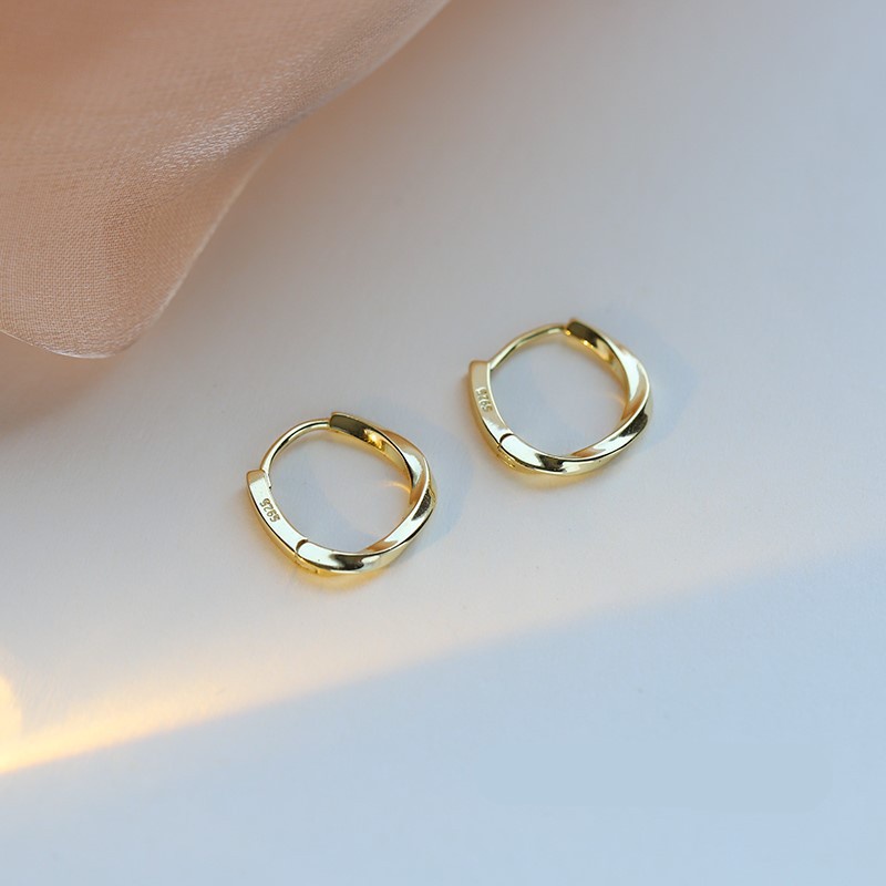 Goldkingdom Aksesoris Perhiasan Fashion Ready Stock Earbuckle Perempuan Niche Desain Cincin Telinga Polos Ear Studs Senior Sense Earrings Ear Piercing Aksesoris