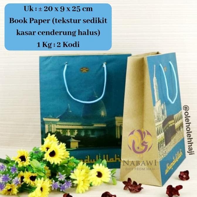 

⭐BISA COD⭐ Dijual Paperbag/Tas Kertas Ukuran Tanggung/Tas Souvenir/Oleh Oleh Haji