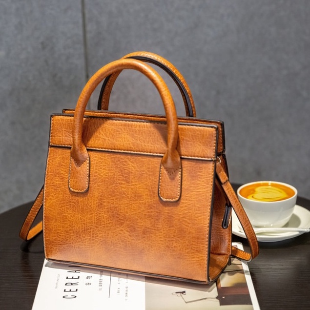 Tas Selempang Stradi Import / Tas selempang Wanita / Slingbag Women Fashion