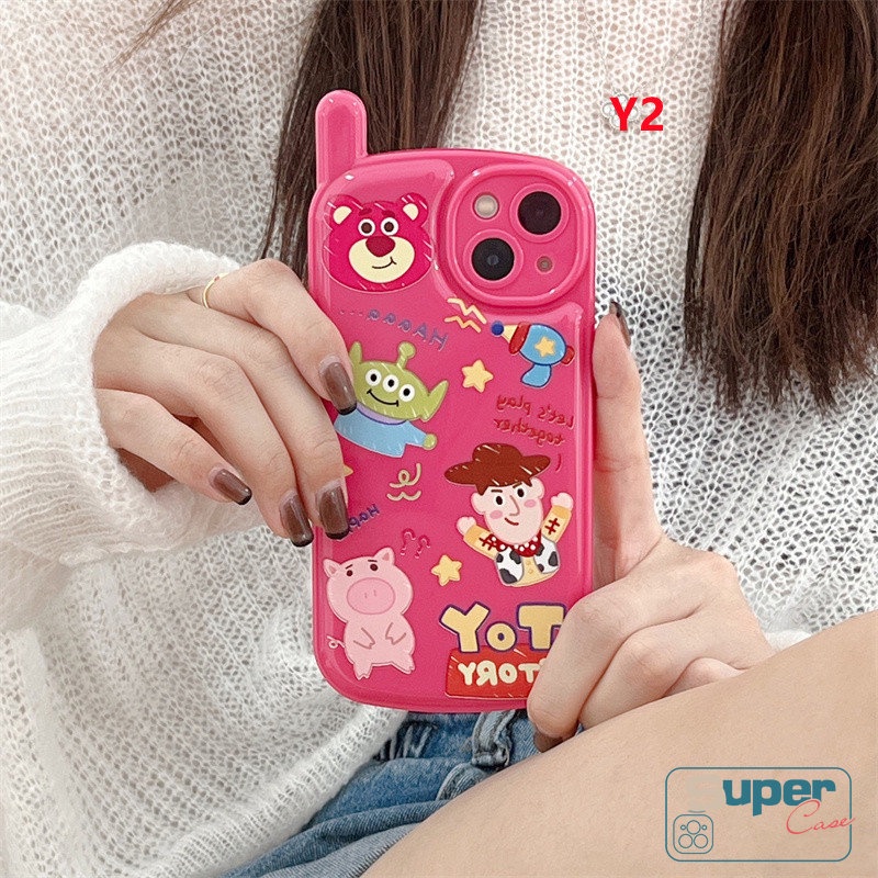 IPHONE Casing Manyo Beruang Strawberry Lucu Kompatibel Untuk Iphone7 8 Plus XR X 7Plus 11 13 12 14 Pro MAX XS MAX SE 2020 Toy Story Kepribadian Kreatif Bentuk Ponsel Retro Glossy Soft Tpu Case