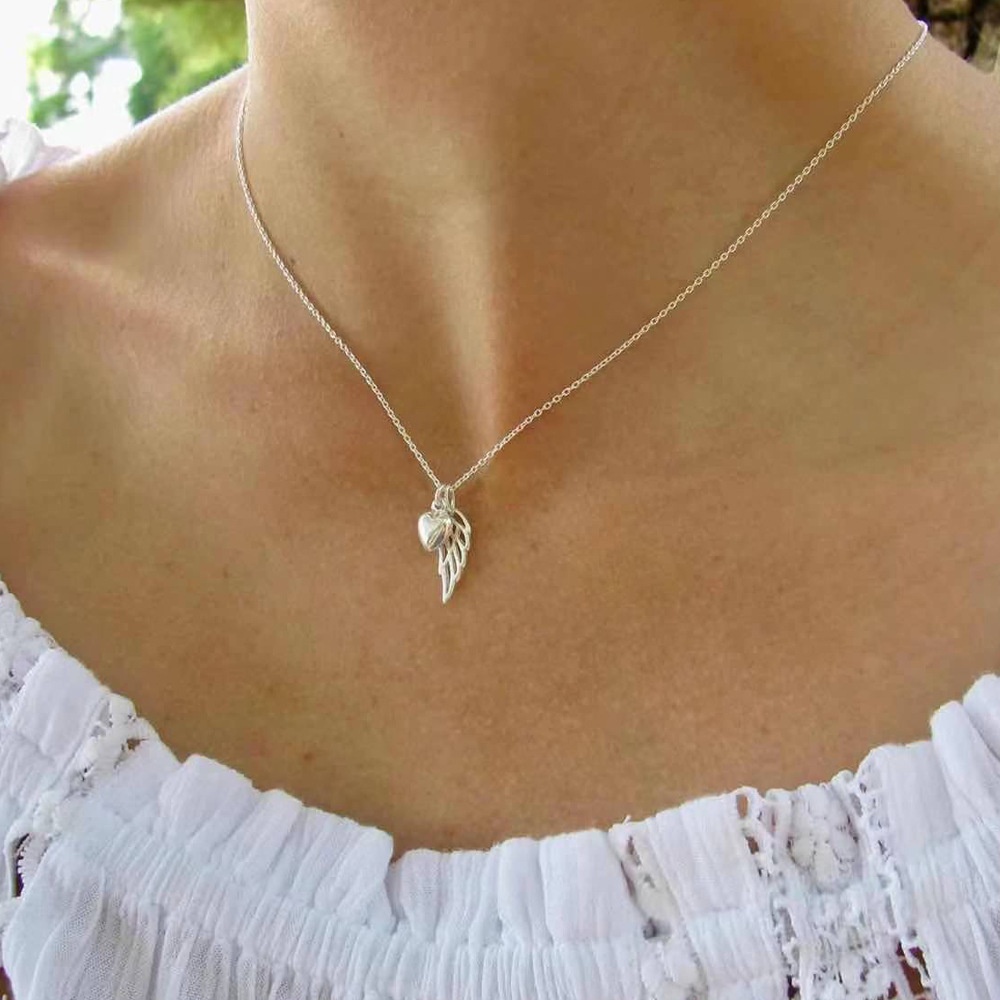 Desain Individual Kalung Liontin Fashion Wanita Sayap Sederhana Cinta Hati Liontin Tulang Selangka Rantai Kalung1