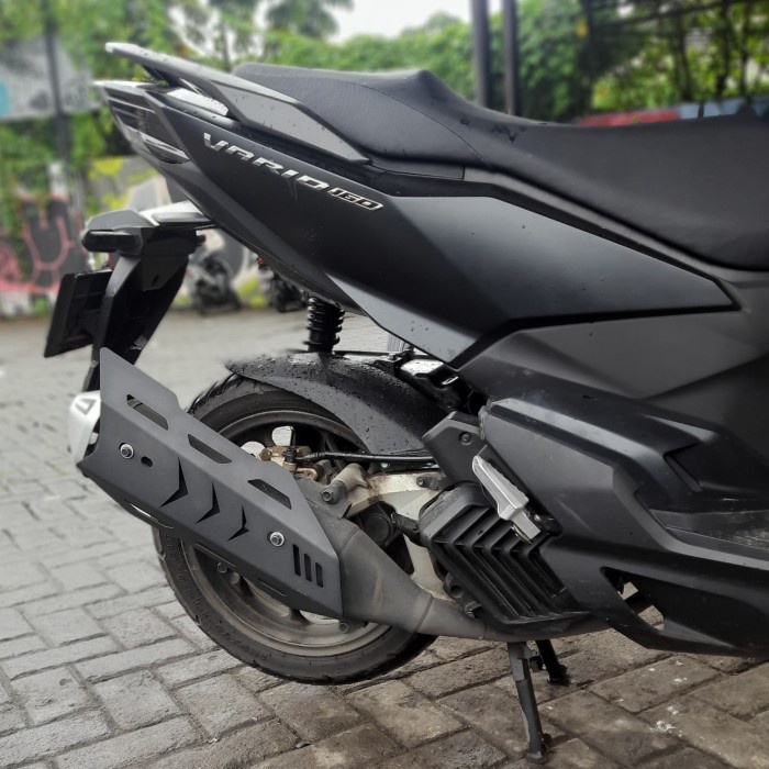 Cover Tutup Knalpot VARIO 160 2022 2023 Robot Besi Kuat Motif Panah Garis