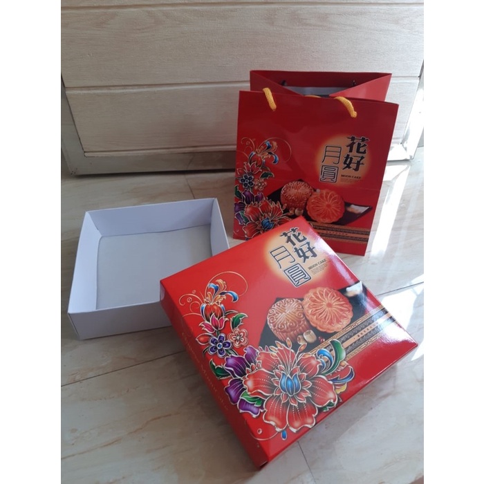

Mooncake Box + Paper Bag Motif Bunga Mooncake (10 pcs)