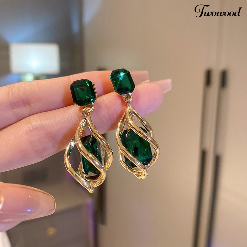 Twowood 1pasang Anting Stud Berbentuk Persegi Berlian Imitasi Gaya Vintage Liontin Berongga Hiasan Telinga Tahan Luntur Fashion Faux Emerald Crystal Menjuntai Earrings Untuk Pesta