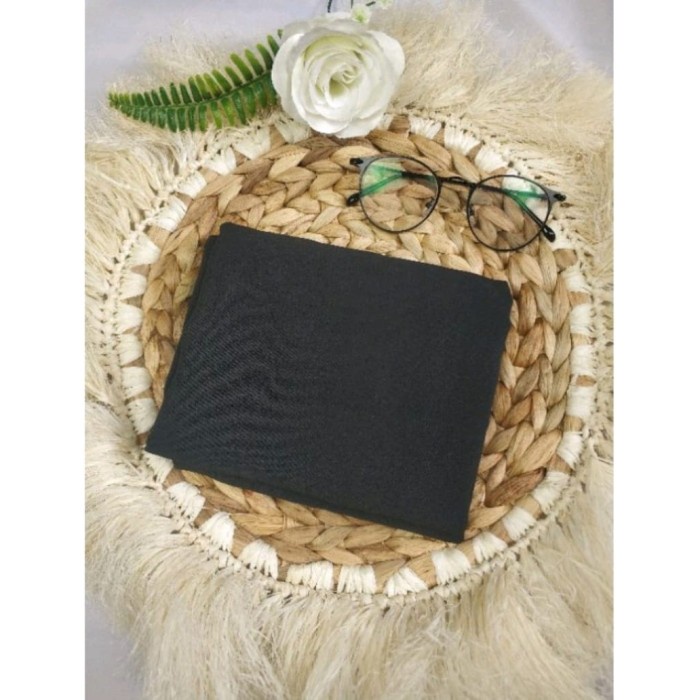 TERLARIS jilbab segiempat /hijab segi empat /kerudung polos - Hitam