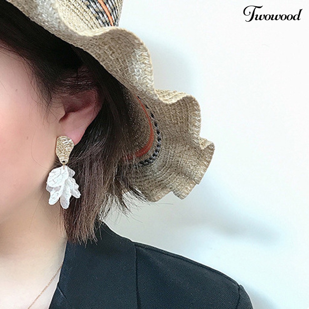 Twowood 1pasang Drop Earrings Kepribadian Hadiah Ulang Tahun Gaya Korea Temperamen Shell Putih Kelopak Bunga Stud Earrings Perhiasan Aksesori