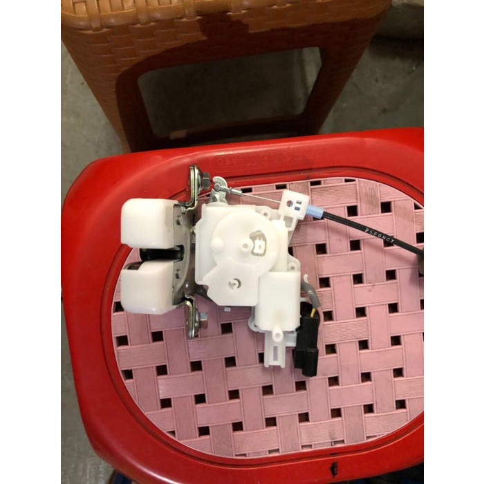 Doorlock bagasi calya