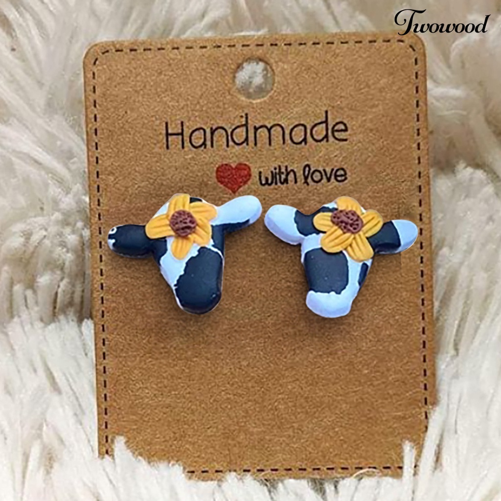 Twowood 1pasang Ear Studs Acrylic Lucu Kecil Padat Kepribadian Hadiah Hypoallergenic Dairy Cow Shape Women Earrings Fashion Jewelry