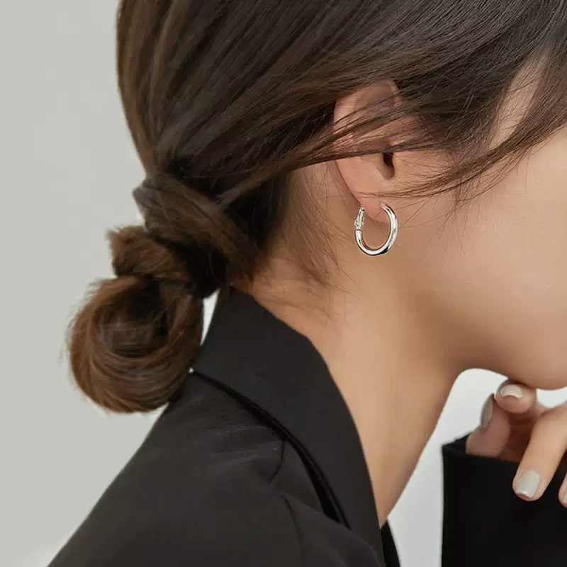 Papaozhu Stylish Stainless Steel Glossy Lingkaran Hoop Earring Untuk Wanita Perempuan Chic Geometris Anting Bulat Sederhana Fashion Perhiasan Telinga Pakaian Sehari-Hari