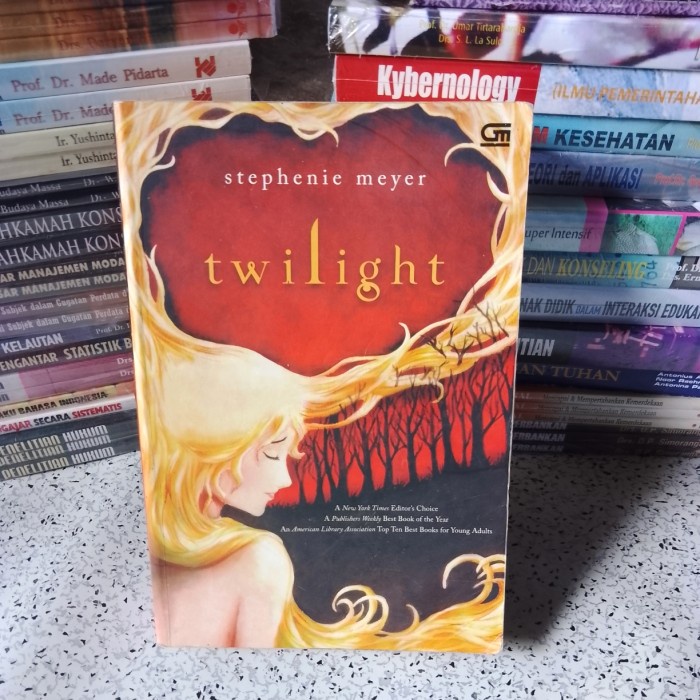Buku Novel TWILIGHT (Stepheie Meyer)
