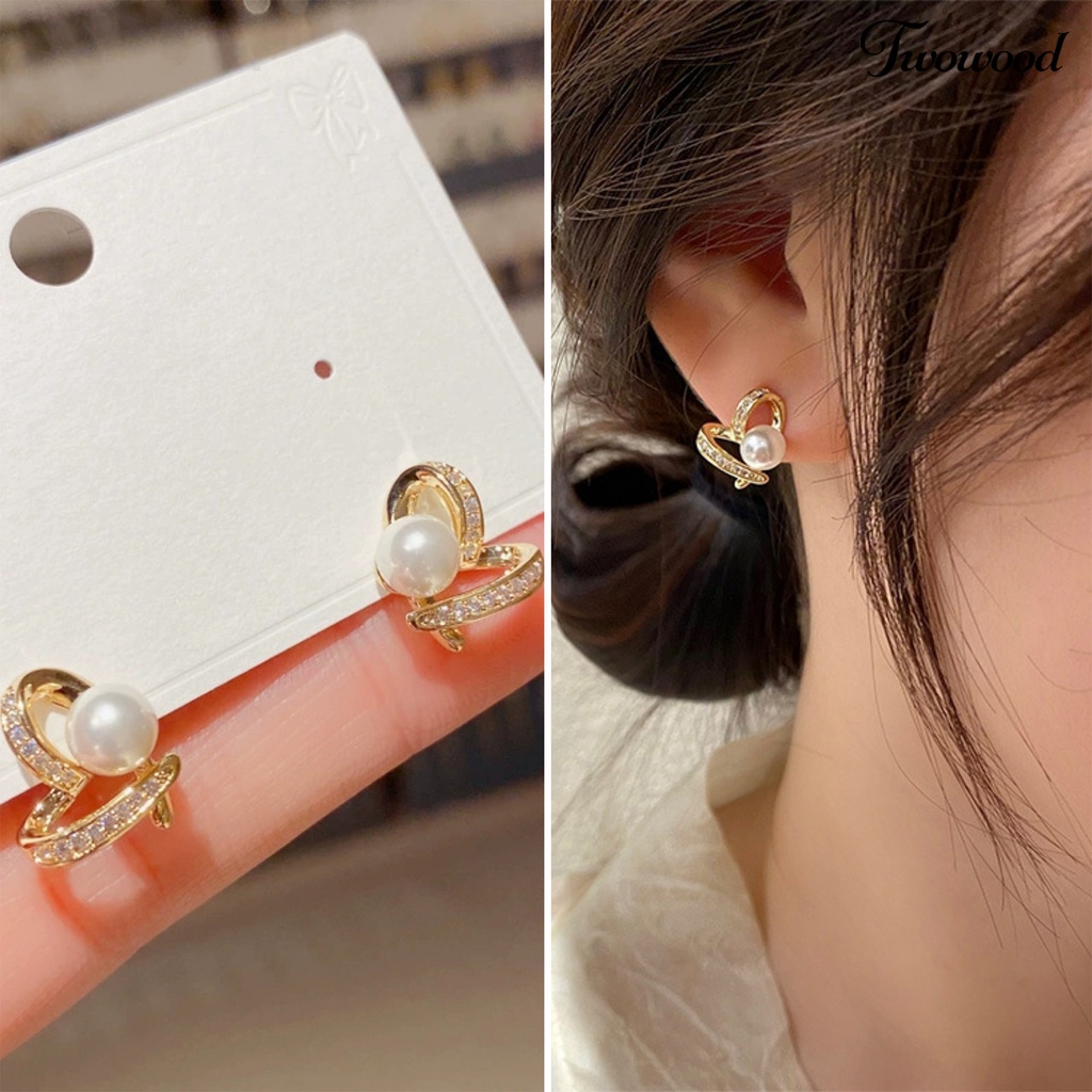 Twowood 1pasang Ear Studs Elegan Berbentuk Hati Berlian Imitasi Mengkilap Hias Berkilau Berdandan Hadiah Wanita Mutiara Imitasi Stud Earrings Perhiasan Aksesori Fashion