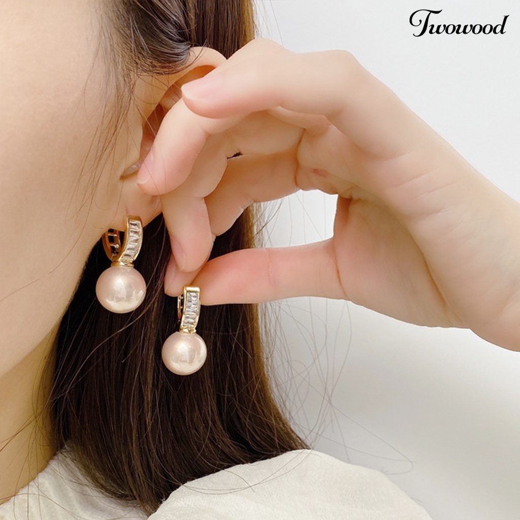 Twowood 1pasang Drop Anting Gaya Perancis Retro Hollow U Shape Elegan High Gloss Mutiara Imitasi Wanita Earrings Fashion Perhiasan