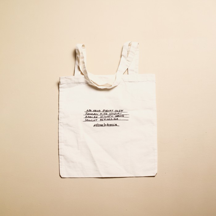 

⭐BISA COD⭐ [Defect/Sample] Bekupon Omahe Doro Tote Bag - Tote Bag Kain Blacu