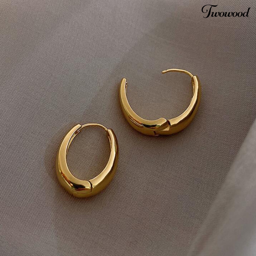 Twowood 1pasang Anting Hoop Temperamen Besar Geometris Hadiah Emas Gaya Retro Wanita Oval Anting Perhiasan Fashion