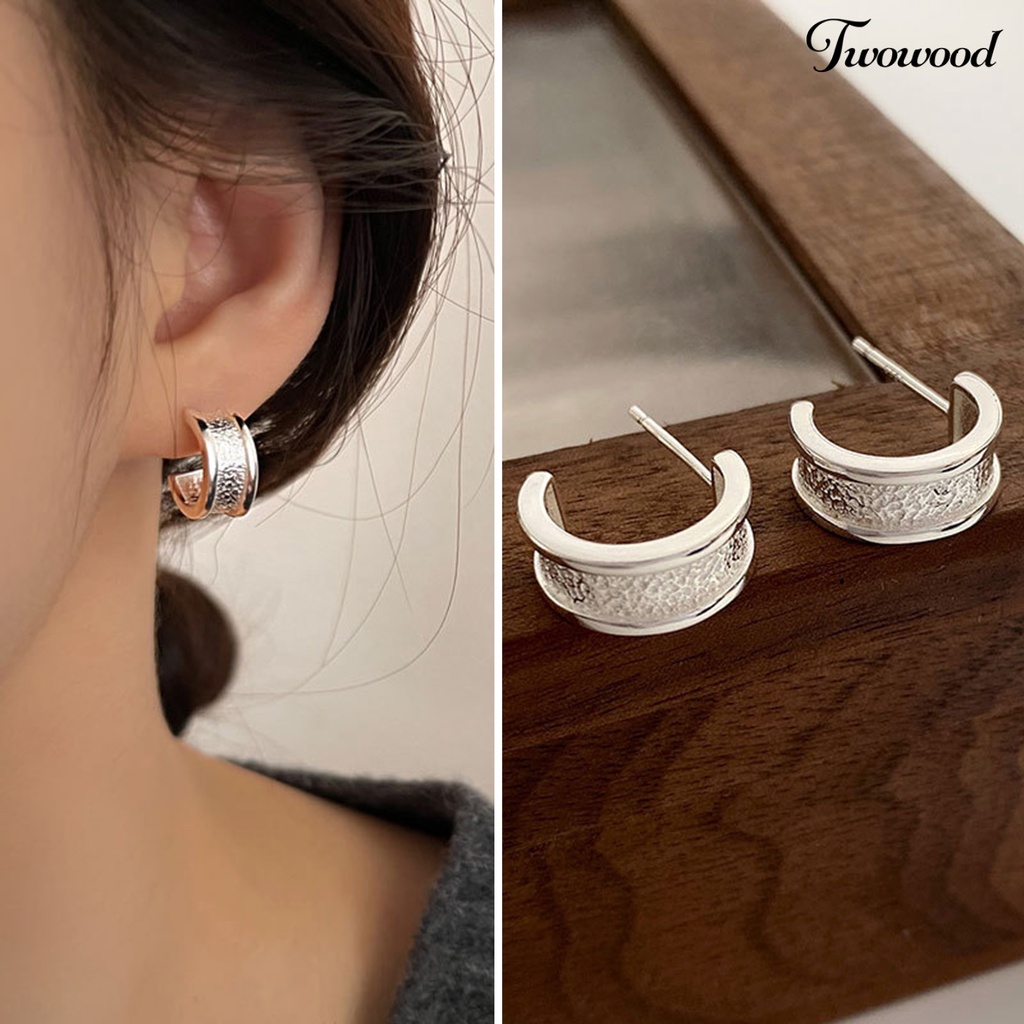 Twowood 1pasang Anting Pejantan Geometris Berbentuk Busur Tekstur Permukaan Temperamen Tahan Luntur Dekorasi Hypoallergenic Berbentuk C Tindik Wanita Earrings Perhiasan Aksesori