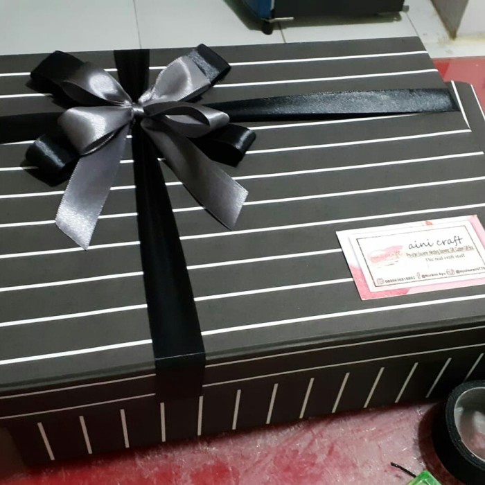 

⭐BISA COD⭐ Gift Box / kotak Kado 30x25x10 Cm Doff