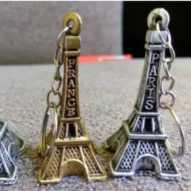 Gantungan Kunci Menara Eifel Paris Resin