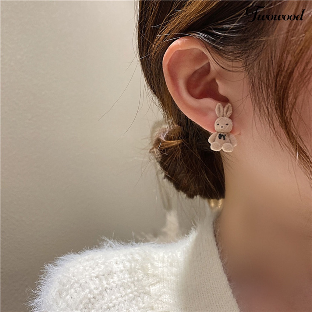 Twowood 1pasang Ear Studs Elegan Berlapis Perak Musim Dingin Hangat Berkelompok Beludru Kelinci Anting Hadiah Hari Paskah