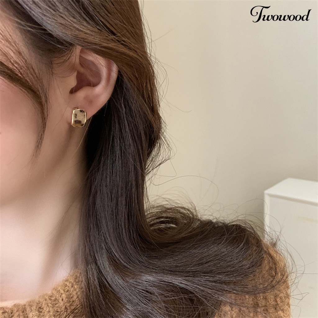 Twowood 1pasang Anting Stud Gaya Retro Mini Halus Semua Pertandingan Ultralight Hias Tidak Luntur Perhiasan Mini Stud Earrings Ear Decoration Untuk Lady