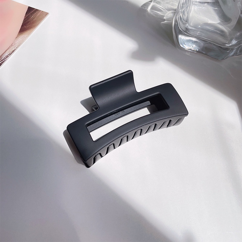 Huruf Segitiga Ambil Centang Hiu Klip