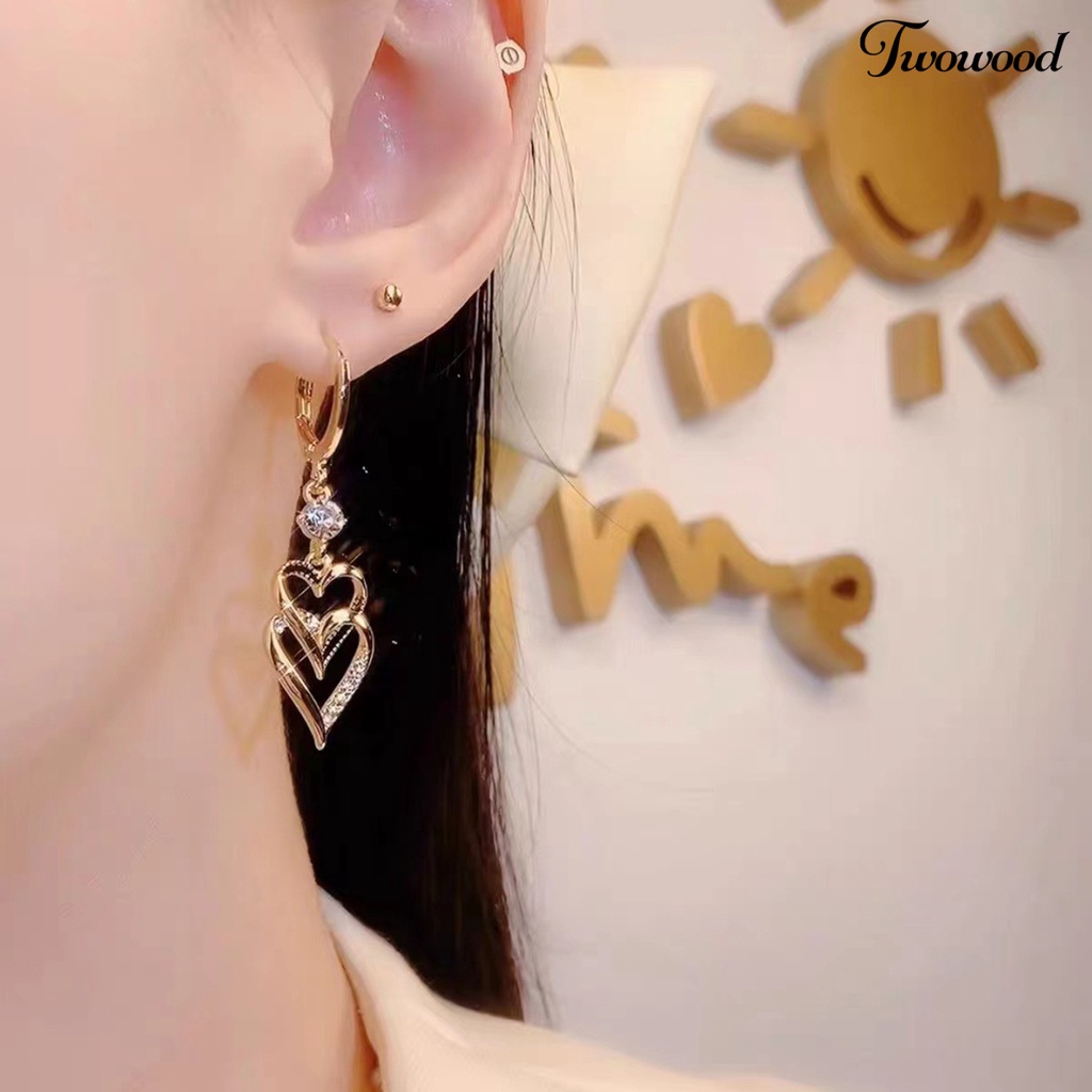 Twowood 1pasang Menjuntai Anting Vintage Berongga Keluar Mengkilap Berlian Imitasi Bertatahkan Berkilau Hias Hadiah Wanita Double-layer Hati Liontin Drop Earrings Retro Perhiasan