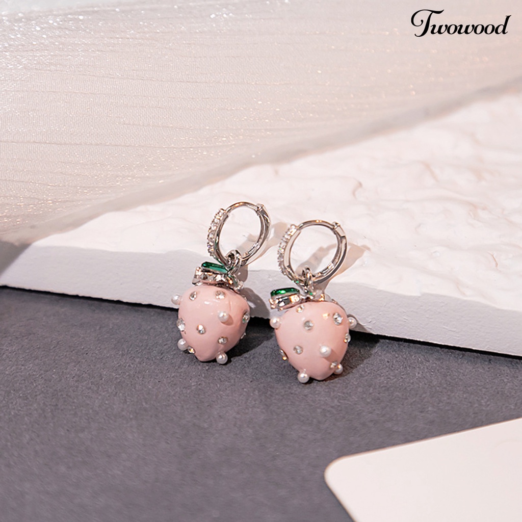 Twowood 1pasang Anting Menjuntai Strawberry Berlian Imitasi Mutiara Imitasi Perhiasan Gaya Korea Anting Lingkaran Berkilau Aksesoris Fashion