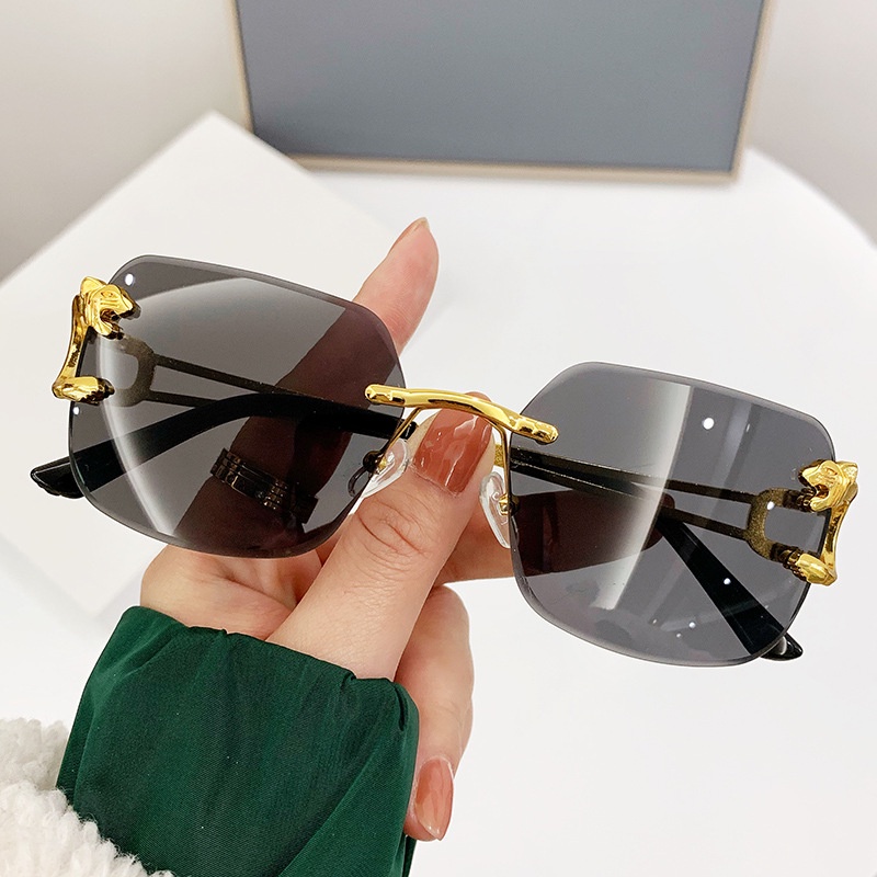 Kacamata Hitam Fashion Square Aesthetic Shades Untuk Wanita/Pria Metal Frame Sunglasses Eyewear