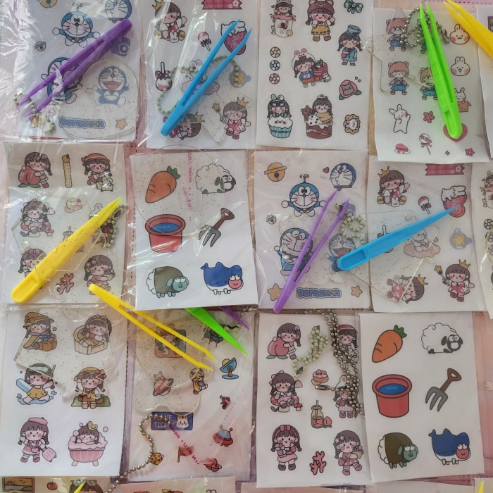 Gantungan Kunci Akrilik Keychain Transparan Sticker Lucu Kawaii Korea