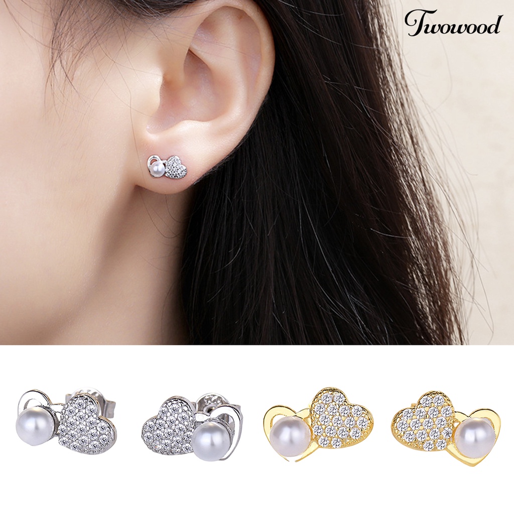 Twowood 1pasang Ear Studs Vintage Elegan Berongga Keluar Berbentuk Hati Shiny Cubic Zirconia Dress Up Hadiah Wanita Mutiara Imitasi Stud Earrings Perhiasan Pesta Untuk Pakaian Sehari-Hari