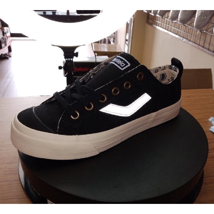Sepatu Ventela Reborn Low Black Reflective / Ventela Reborn Black LC