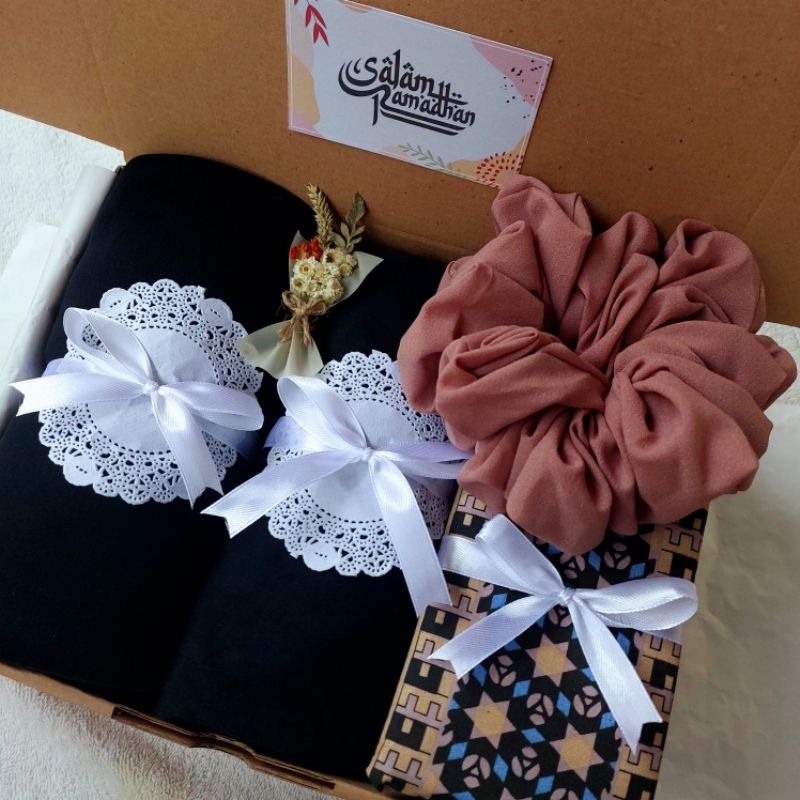 (PAKET MUKENAH) Paket Alat Sholat Cewek Wanita Hampers muslimah cewek kado ramadhan gift box spesial mukenah parfum sajadah tasbih scrunchie