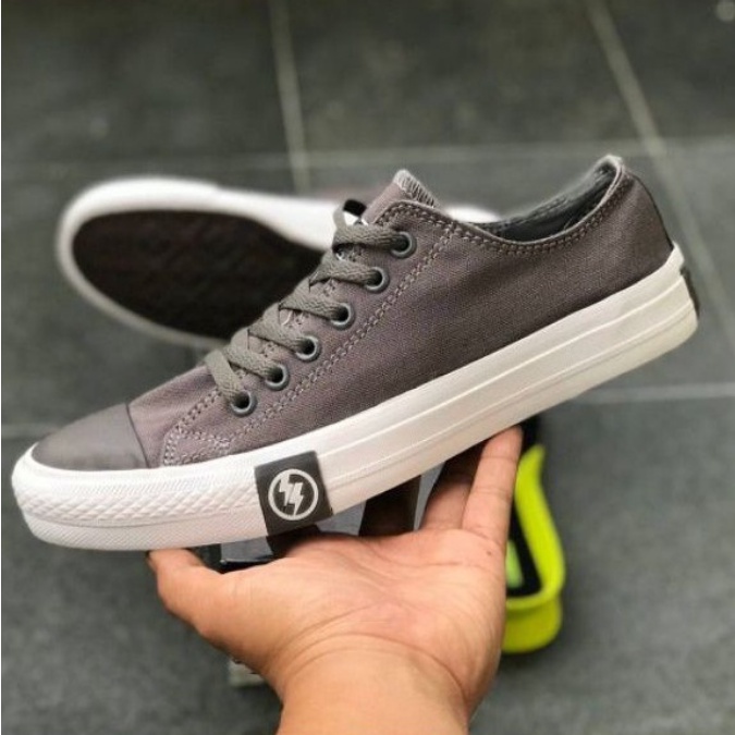 Promo sepatu sneakers allstar convers017 Petir cocok buat Kerja main, sekolah, kuliah, jalan jalan santai