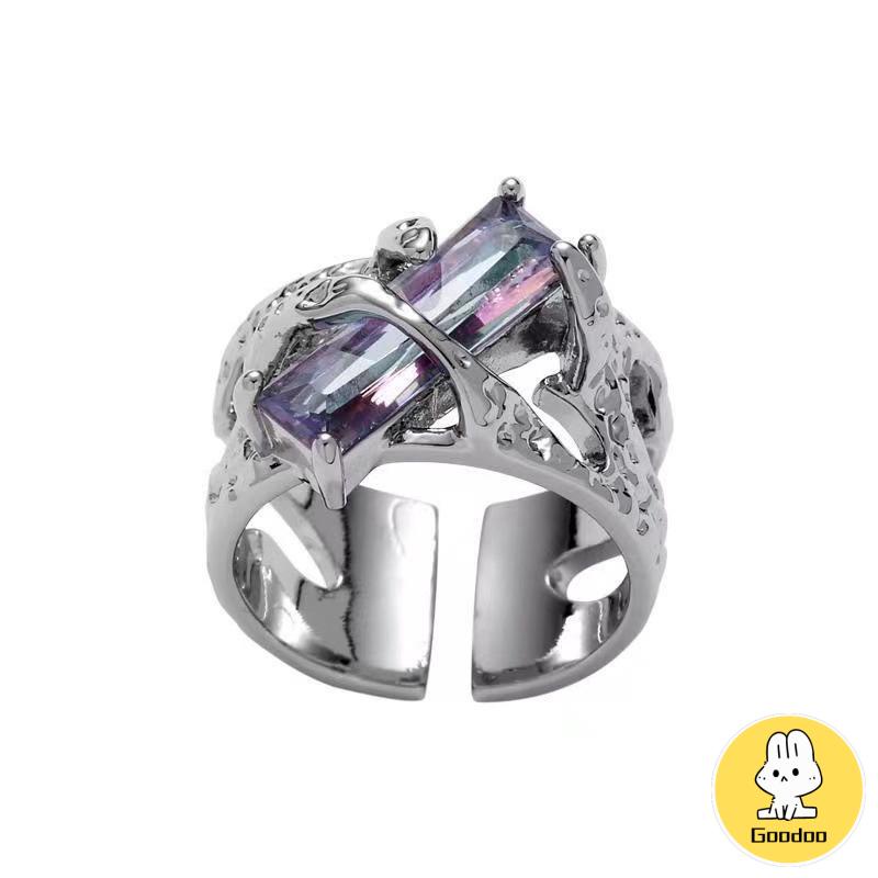 Cincin Retro Desain Geometris Merah Kepribadian Wanita Cincin Logam Tekstur Berongga Punk -Doo