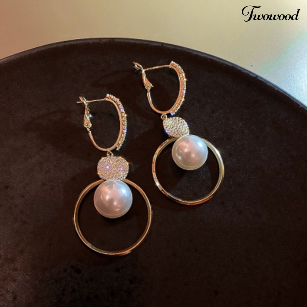 Twowood 1pasang Anting Hoop Kepribadian Geometris Hias Berlian Imitasi Gaya Korea Manis Faux Pearl Stud Earring Perhiasan Aksesori