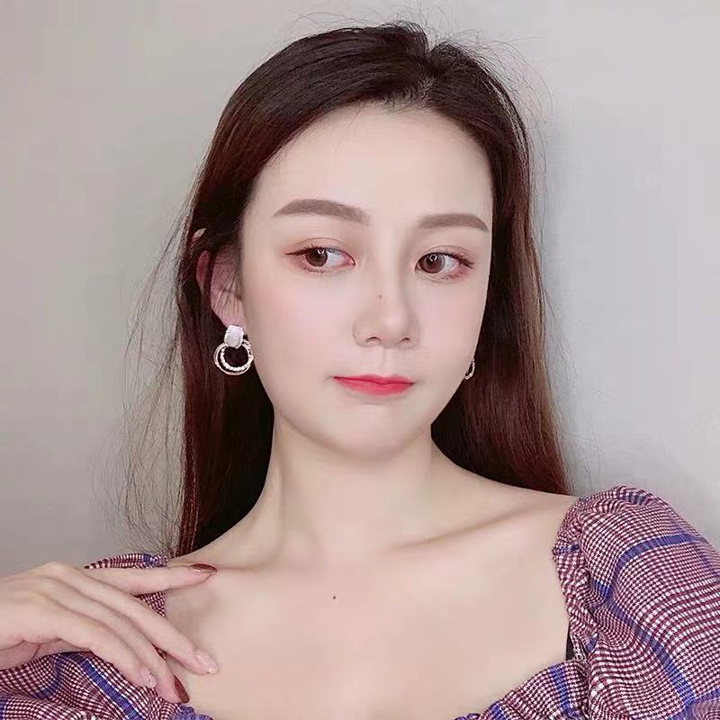 Anting Hypoallergenic Berkelas Panjang Versi Korea Anting Influencer Unik Siswa Perempuan Anting Lucu Anting Sederhana