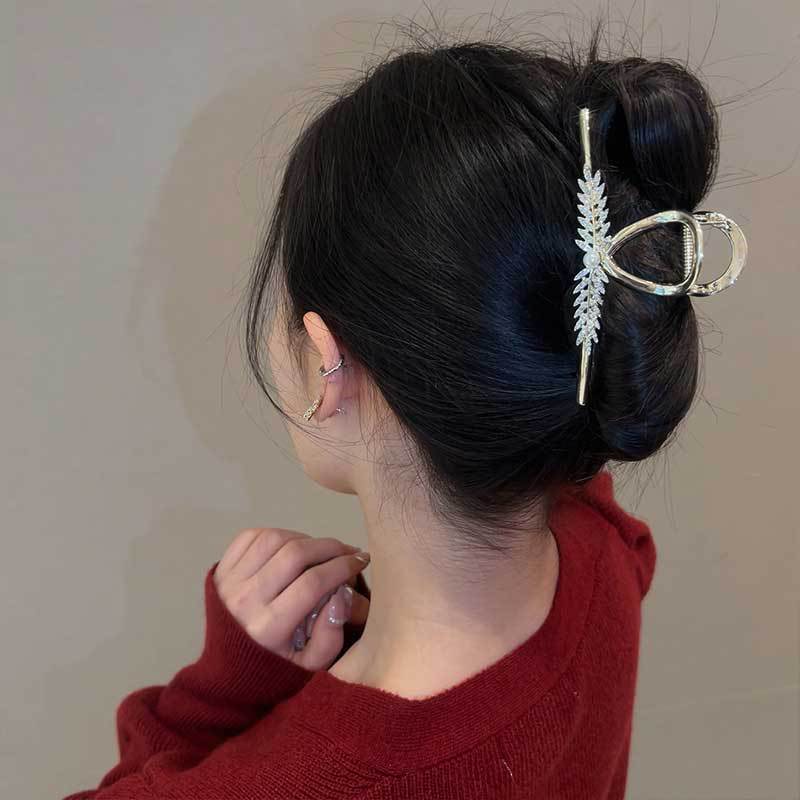 Mai Sui Grabbing Elegan Hair Clip High -level Sensor Plate Hair Shark Clip Temperamen Tutup Kepala