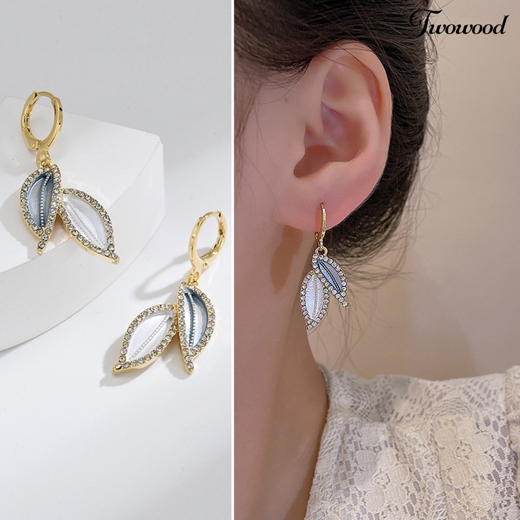 Twowood 1pasang Anting Menjuntai Gaya Retro Elegan Temperamen Hadiah Berkilau Berlian Imitasi Daun Biru Wanita Drop Earrings Perhiasan Aksesoris