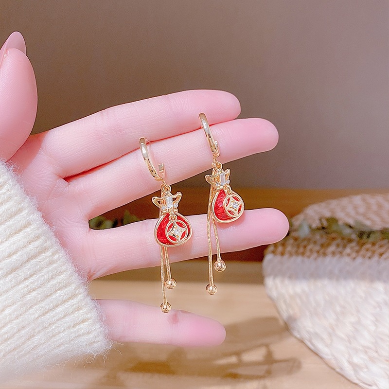 Korea Dongdaemun Kristal Merah Beruntung Tas Rumbai Anting Panjang Kepribadian Temperamen Perempuan High-End Atmosfer Anting